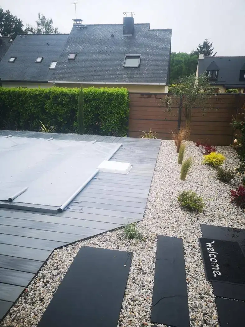 Pourtour de piscine réalisé par SD Aménagement